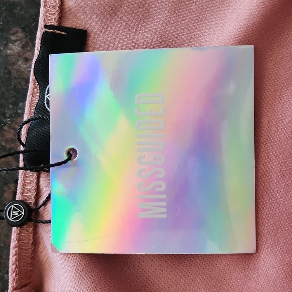 MISSGUIDED | Strappy Plunge Flippy Hem Bodycon Dress - Picture 9 of 10